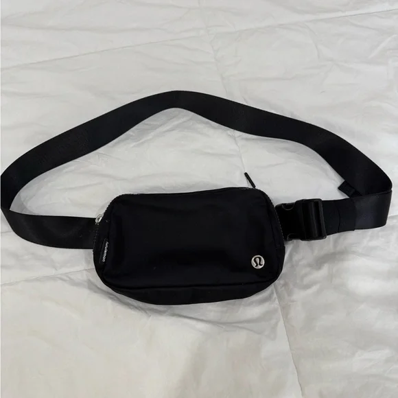 lululemon athletica Black Belt Bag - Picture 2 of 4